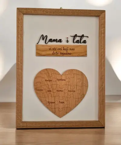 Personalizirani drveni okvir za 50 godina braka - unikatni poklon za zlatni pir